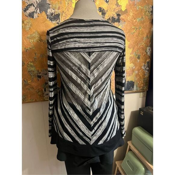 Artsy Komarov Sheer Striped Gray & Black Tunic Size M - Picture 5 of 9